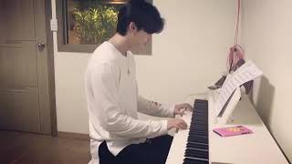 Lee Jong Suk playing piano 😳❤