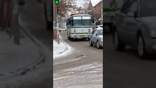 ЛАЗ - 695НГ приехал на автостанцию.