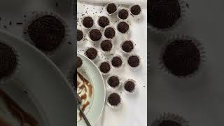 Quem recusa um belo brigadeiro? 🥰😋