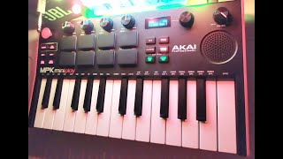 THE NEW AKAI MPK MINI PLAY MK3 - HOW IT WORKS... HOW TO USE IT - STANDALONE. A GUIDE.