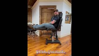 Best hydraulic tattoo client chair #tattoo #tattooartist #furniture #tattoochair