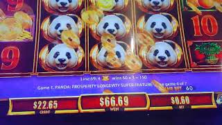 EN MISANT 60 CENTS LE COUP, J'AI GAGNÉ 101 DOLLARS GRÂCE AUX PANDAS 🐼 #machinesàsous #français #lv