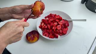 The practical way of cutting peach