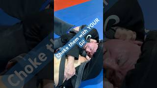 Use your Gi to choke them! #bjj #jiujitsutraining #bjjtraining #bjjtechnique