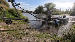 Przyczepka niewiadów z rolkami pod river boat