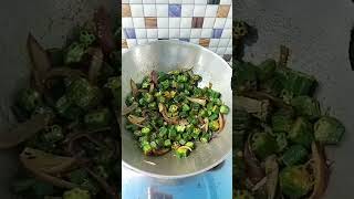 Crispy Bhindi Fry Recipe||कुरकुरी भिंडी प्याज की भुजिया@Monikaskitchenrecipes#shorts