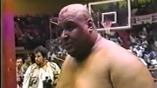 Abdullah The Butcher vs Giant Baba