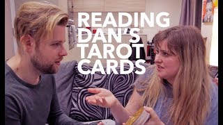 Reading Dan's Tarot Cards | Vlogmas Day 13