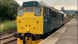 Class 31 31128 at Battersby Station