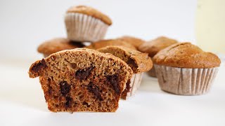 MUFFINS DE BANANA COM PEDAÇOS DE CHOCOLATE