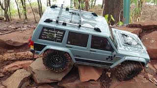 Axial Scx10 2 on rocks