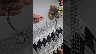 #crochetbag #crocheting #crochettutorial #crochetpurse #crochetshoulderbag