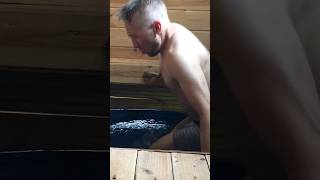 Обливается 💦| 💪Закаляться