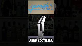 Cómo abrir la coctelera 🙌🏼 #Clips #GarnishEventos Video completo en el canal 👨🏻‍💻