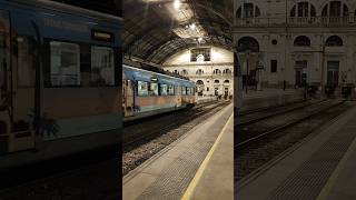 Rodalies Civia renfe con vinilos "Turisme de Barcelona" entrando en Estació de França