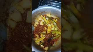 आलू परवल की मसालेदार सब्ज़ी कुकर में | Aloo Parwal masala | @unique_kitchen9621 #shorts #shortvideo