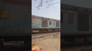 11056 Godan Express Diparting Mau Jn #highspeedtrainjourney #indianrailways