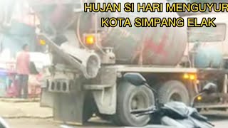 Hujan Deras Mengguyur Kota Simpang Elak Aceh