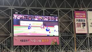 DOKYEOM throws the first pitch at a baseball game at the Gocheok Sky Dome today!