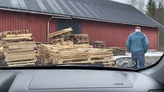 This is where one finds pallets