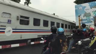 Perlintasan Kereta Juanda Surabaya