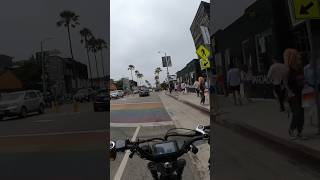 Traffic Dodging in Venice: E-Bike's Casual Cruise Wins! #bikelane #traffic