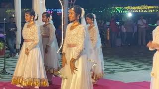 Viral dance by college girls