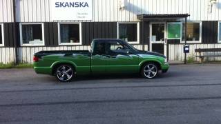 LowLifeS10 Bagged Chevrolet S10 hittin' switches [HD]