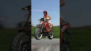 KTM Duke | Skirt is flying | Beautiful Girl Rider