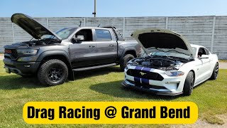 Ram TRX vs Mustangs-Drag Racing