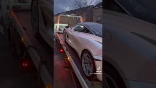 Loading a McLaren ￼on a recovery truck