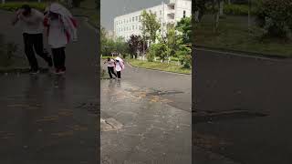 Hail caused students to run away (If you find it interesting, please like and share, thank you.)