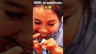 [LUCU] Judulnya 👉 NYANGKUT 😂😜😝 #shorts #live #behel #bali #like #funny #restaurant #short