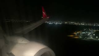 Qantas Boeing 737-800 QF499 Landing at Melbourne