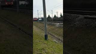 Przelot pociągu regio w kierunku Wrocławia.   Subskrybuk kanał ❗( dzięki bardzo) Passage train regio