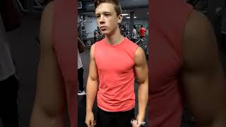 13 year old natural bodybuilder training biceps.