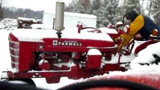 Cold start of 1950 Farmall H in snow