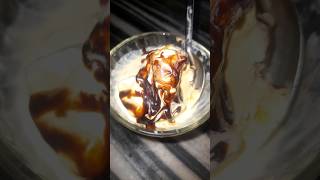 butterscotch ice cream with chocolate syrup #thandathandacoolcool #icecream #chocolatesyrup #amul