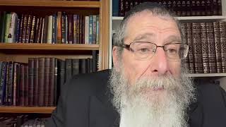 The deeper meaning of the big ע in the Shema-Hear O Israel. By Rabbi Zushe Silberstein