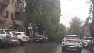 Дерево упало на улице Яблочкова