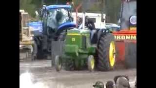 John Deere 4240 pulling Richmond 2013 part2/2