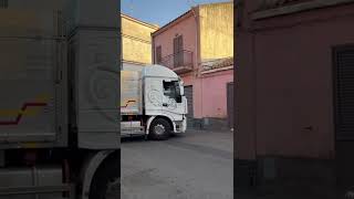 Roberto su un camion