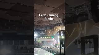 Bintang tamu Letto membawakan lagi ruang rindu #muktamarmuhammadiyah