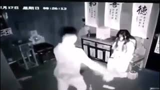 baile en un acto paranormal