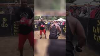 BODYBUILDER vs CRAIG, Craig ends up teaching a lesson!😂 #boxing #streetbeefs