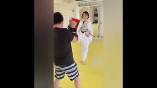 Kyokushin woman show kicks