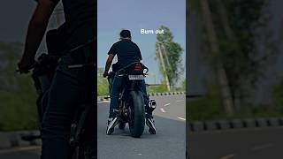 R15 burnout / dost ki bike Lekar burnout mar dia 😆 #trendingshorts #burnout #r15