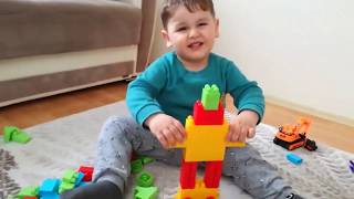 Hamza Legolar ile Truva Atı ve Robot Yaptı | Hamza Made a Turuva Horse and Robot with Legos