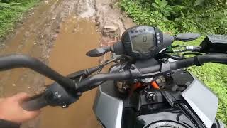 Duke 250 vs hilo bato /kast hunxa tw hilo bato off-roading ma duke bike 🤔🤔/jhandai lasayo tw😨😨