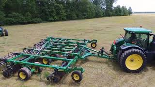 John Deere 2660VT Vertical Tillage Tool